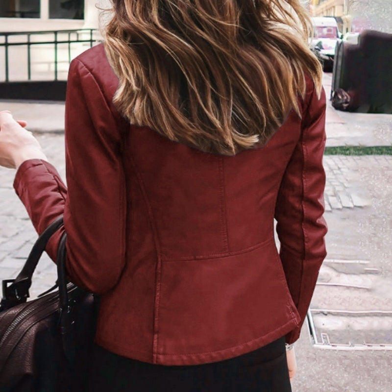 Jaqueta slim fit primavera da ALLUKASA em tom vinho, ideal para looks modernos e elegantes.