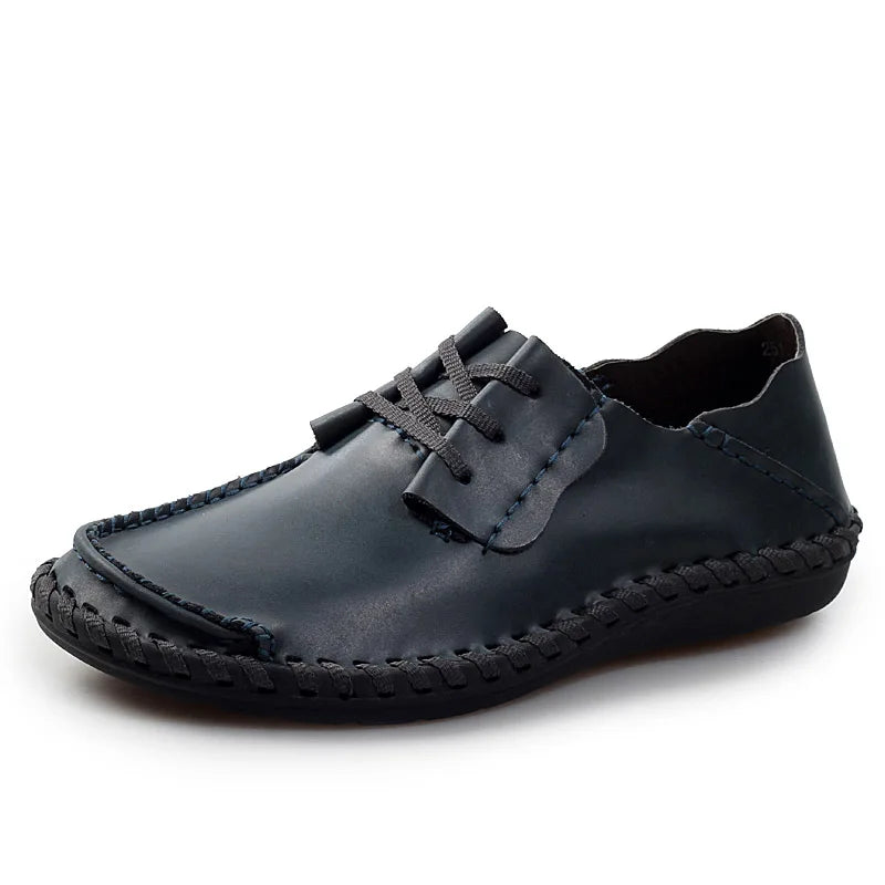 Sapatos casuais masculinos L LOUBIT em couro preto com detalhes em costura para estilo e conforto