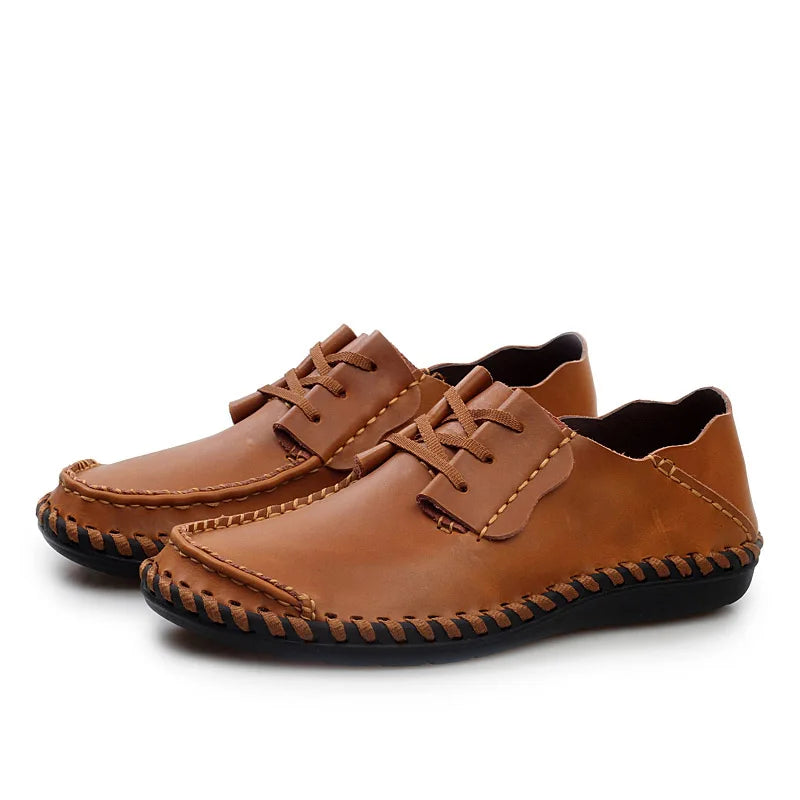 Sapatos casuais masculinos L LOUBIT em couro marrom com detalhes costurados e cadarços