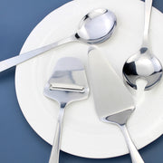 Conjunto de utensílios de cozinha LUCF incluindo colher concha escumadeira de aço inoxidável em um prato branco