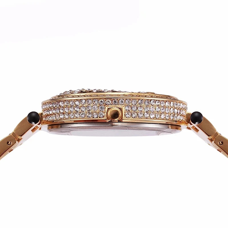 Relógio feminino bling com diamantes, acabamento dourado e elegante, ideal para ocasiões especiais