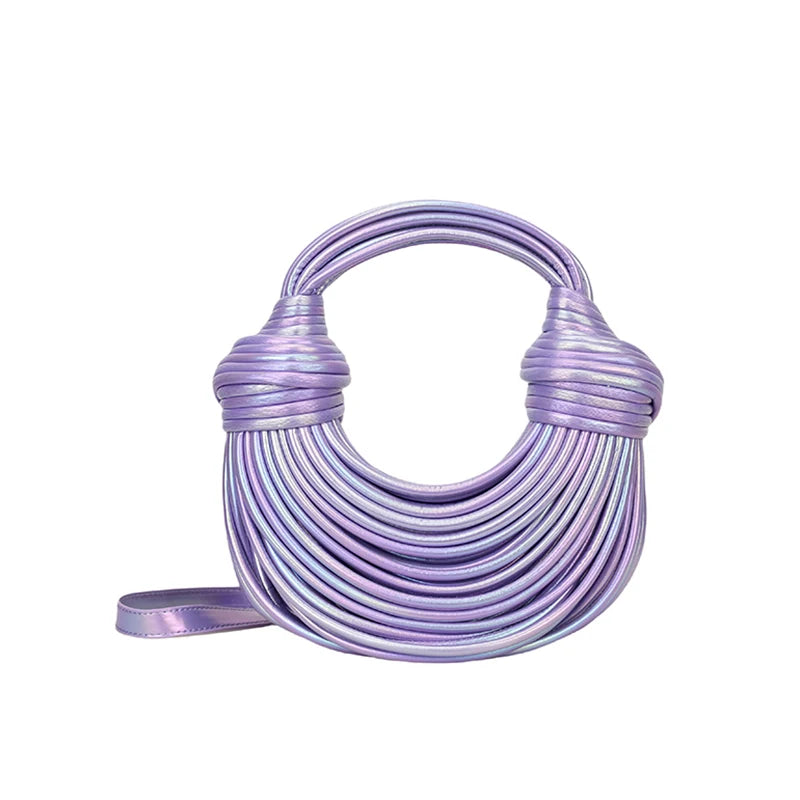 Bolsa feminina de festa roxa com design exclusivo e alça em cetim para ocasiões especiais