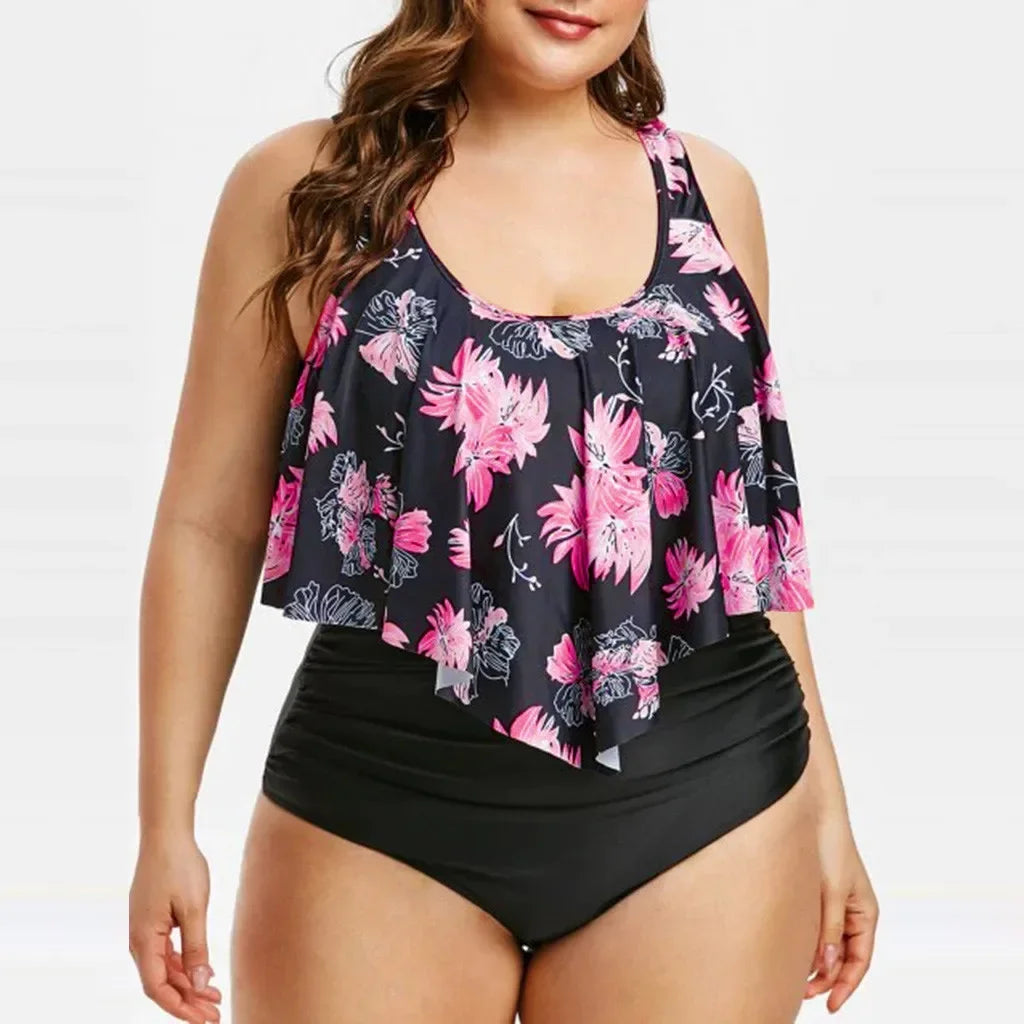 Maiô feminino plus size com estampa de flores em preto e rosa, ideal como roupa de banho feminina plus size