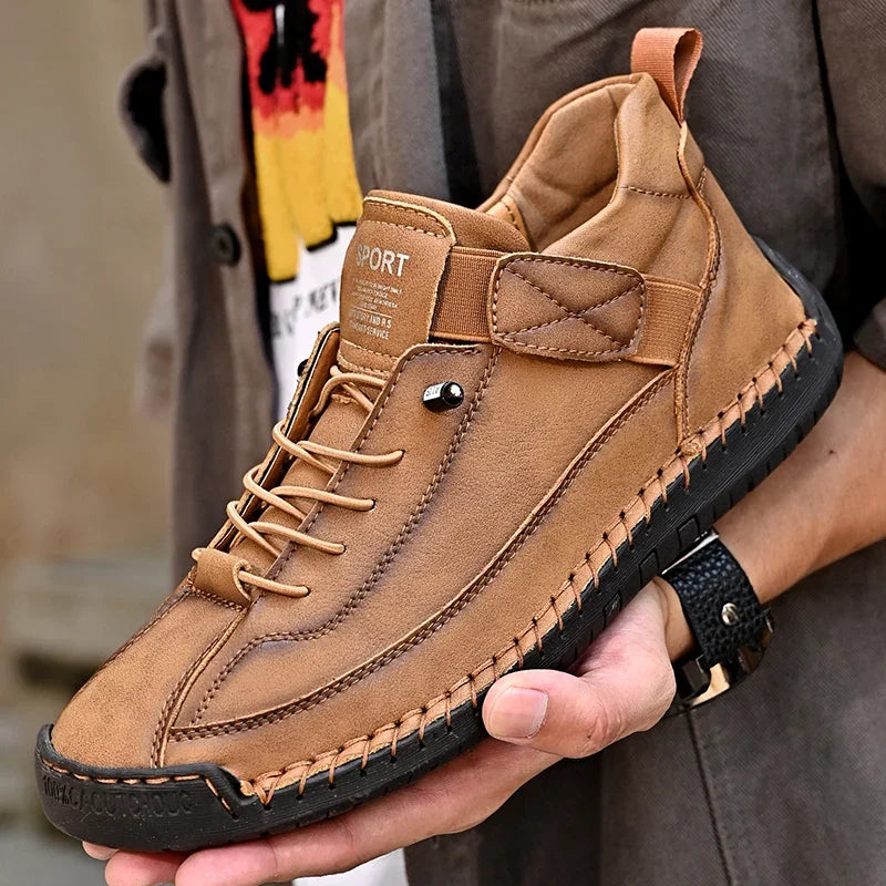 Sapatos de caminhada masculinos DMBOX em tom caramelizado com fechamento em cadarço e design confortável