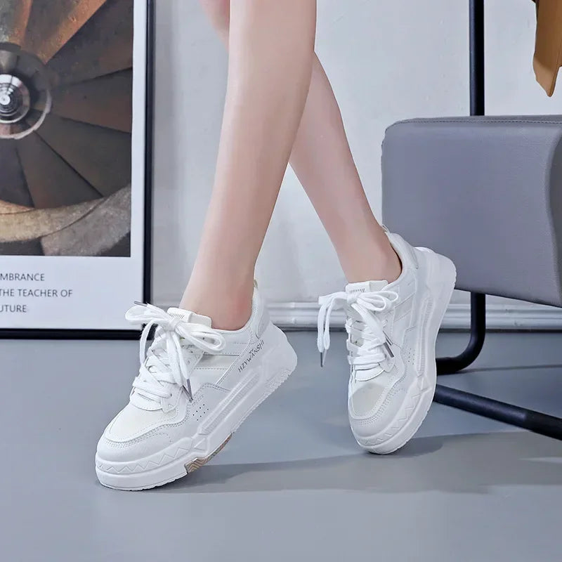 Tênis feminino YBQJOO brancos com design chunky e solado plataforma para conforto diário